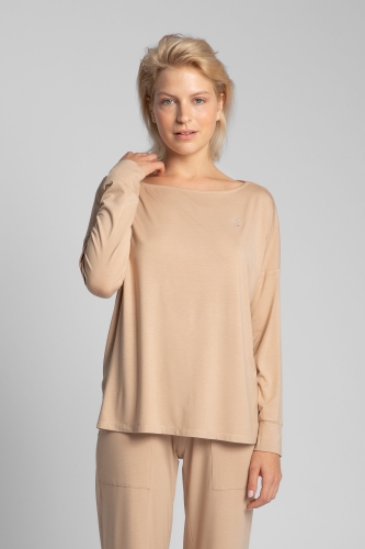 bezowa bluzka od pizamy