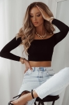 czarna bluzka crop top odkryte ramiona