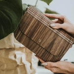 mala torebka damska magnetyczne zapiecie drewniana