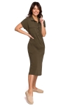 wygodna sukienka midi khaki z kołnierzykiem do sneakersów.jpg