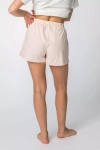 brzoskwiniowe szorty od piżamy do spania z elastyczną gumą w pasie.webp