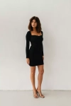 dzienna sukienka bodycon bawełniana prążki.webp