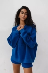 modna szafirowa bluza ze ściągaczami.webp