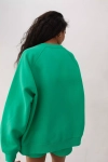 oversizowa bluza w modnym kolorze.webp
