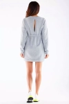 szara sukienka mini do jesiennych stylizacji z bawełnianej dzianiny z pęknięciem z tyłu.webp