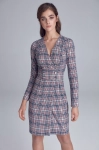 elegancka-sukienka-w-pepitke-z-ozdobnym-pasem.webp