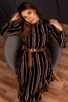 sukienka-z-paskiem-w-talii.webp