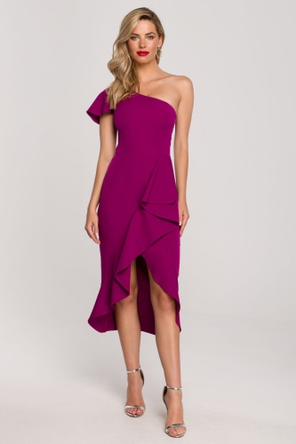 modna rubinowa sukienka midi na ważne wyjścia z asymetrycznym dekoltem i dołem z falbanki.jpg