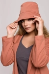 kapelusz-bucket-hat-z-dzianiny-brzoskwiniowy-z-bawelny.webp