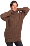 modny-brazowy-sweter-zimowy.webp
