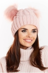 ciepła czapka z pomponami z wełny.jpeg