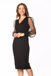 dopasowana czarna sukienka bawełniana za kolano z ozdobnymi rękawami.webp