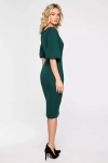 elegancka imprezowa sukienka midi w kolorze butelkowej zieleni z kopertowym dekoltem.webp