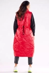 czerwona kamizelka damska na jesień w fasonie oversize ze ściągaczem w pasie za kolano.webp