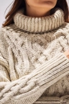 modny beżowy sweter do jeansów z ciepłej dzianiny na co dzień.webp