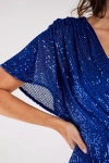 niebieska cekinowa sukienka mini z luźnymi rękawami z głębokim kopertowym dekoltem.webp