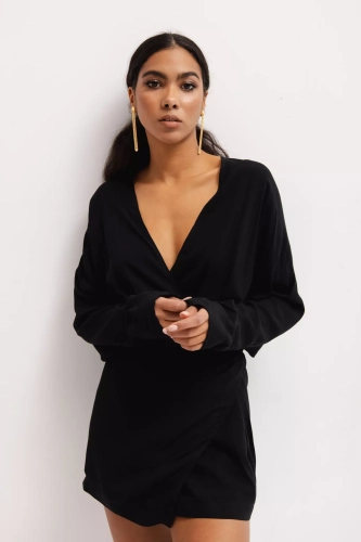 elegancka mała czarna z wiskozy.webp