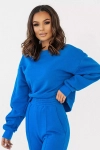 niebieska bluza cropped z rozcięciami po bokach.webp