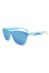 Modne niebieskie okulary sportowe, lustrzane soczewki.webp