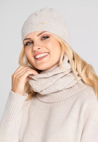 elegancki komin z wełny merynosów.webp