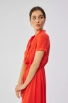 zwiewna sukienka na ciepłe dni.webp