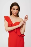 sukienka na jedno ramię na wiosnę.webp