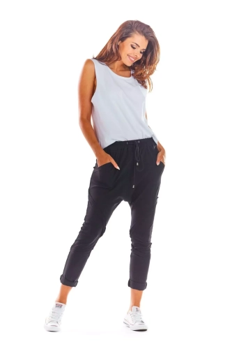 casualowe spodnie z elastycznym pasem i sznurkiem.webp