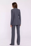 szary garnitur z marynarką i spodniami.webp
