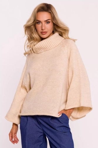 stylowy sweter z szerokimi rękawami.webp