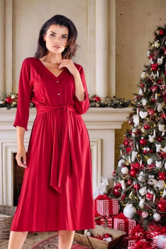 bordowa sukienk damska na wigilię.webp