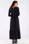 Czarna sukienka oversize z falbaną.webp