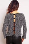 miękki szary sweter na zimę.webp