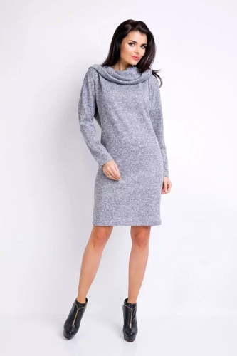 stylowa sukienka szara z dzianiny.webp
