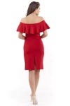 Czerwona sukienka midi z eleganckim krojem.webp