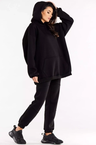 wygodny dres damski w stylu streetwear.webp