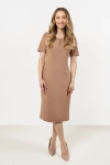 Minimalistyczna sukienka midi z krótkim rękawem – idealna na eleganckie wyjścia.webp
