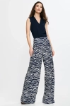Wzorzyste spodnie w stylu smart casual.webp