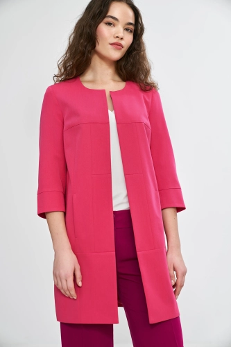 Lekki żakiet z mankietami i minimalistycznym designem.webp