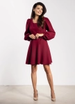 elegancka sukienka walentynkowa bordo dopasowana w talii.webp