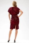 Walentynkowa sukienka cekinowa kopertowa elegancka w kolorze bordo.webp