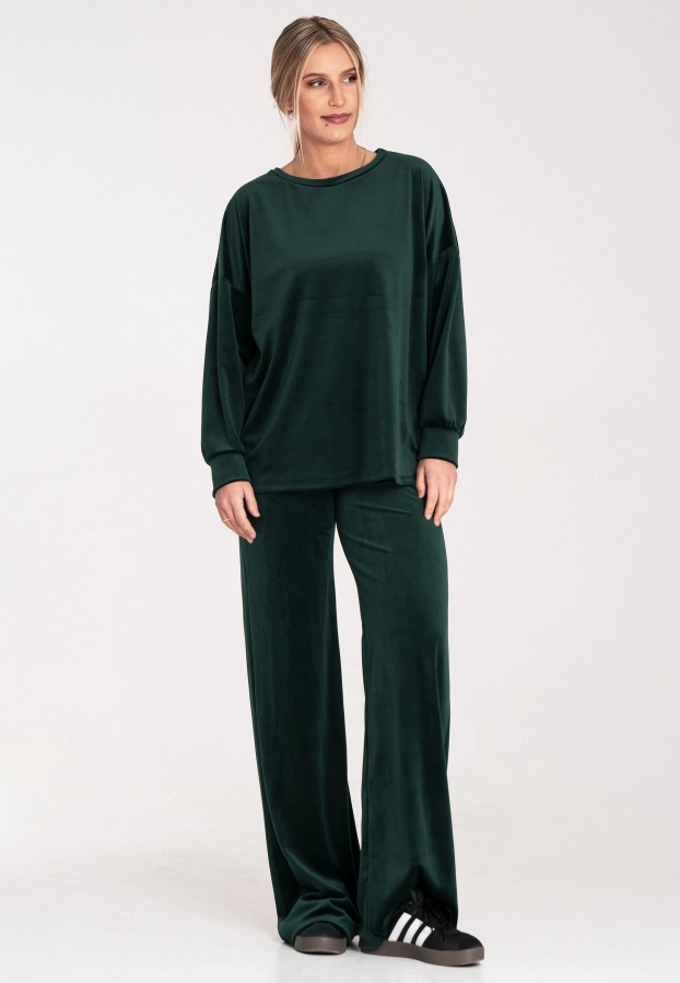 Komplet welurowy damski oversize z szerokimi spodniami