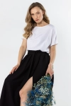 elegancka spódnica maxi czarna z rozcięciem na nogę.webp