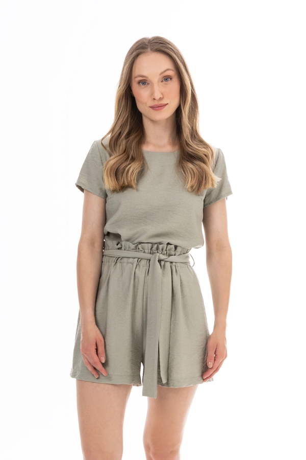 Szałwiowy komplet damski: bluzka z krótkim rękawem i szorty z wiązaniem w talii