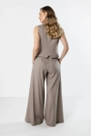 damski komplet z kamizelką i szerokimi spodniami latte.webp