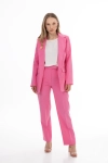 różowe spodnie w kant i różowa marynarka damska komplet.webp