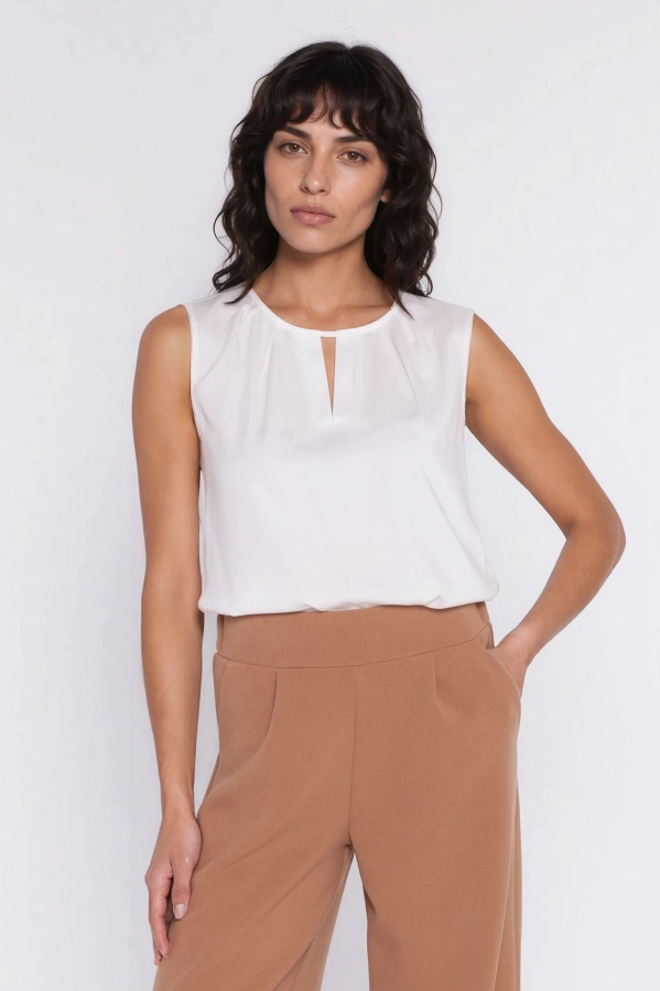 Bluzka bez rękawów z subtelnym wycięciem przy dekolcie