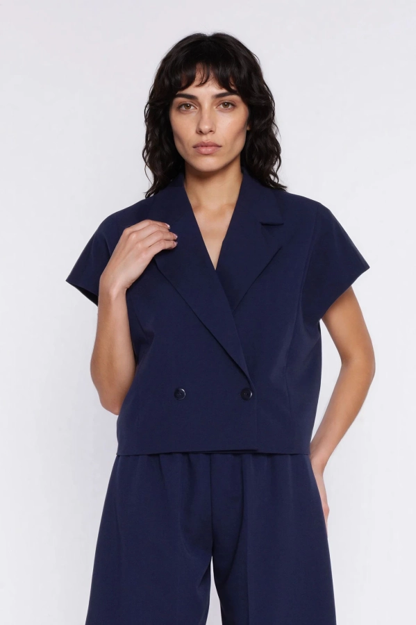 Krótki żakiet z krótkim rękawem i kołnierzem szalowym