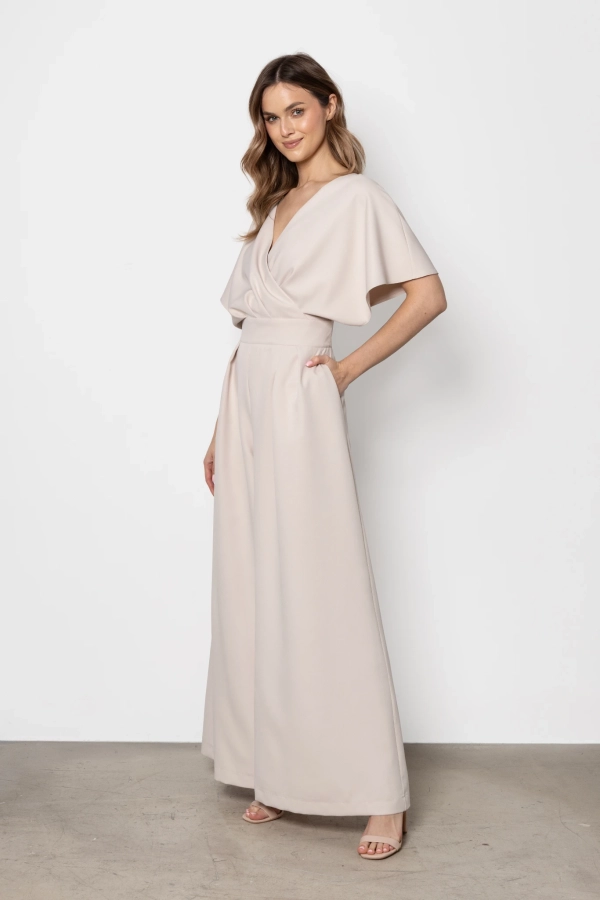 Elegancki kombinezon wizytowy z szerokimi nogawkami