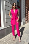 Eleganckie spodnie damskie cygaretki z prostą nogawką.webp