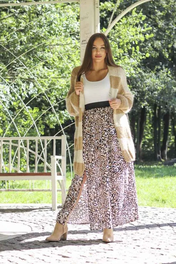 Elegancka spódnica damska maxi z rozcięciami i efektownym wzorem